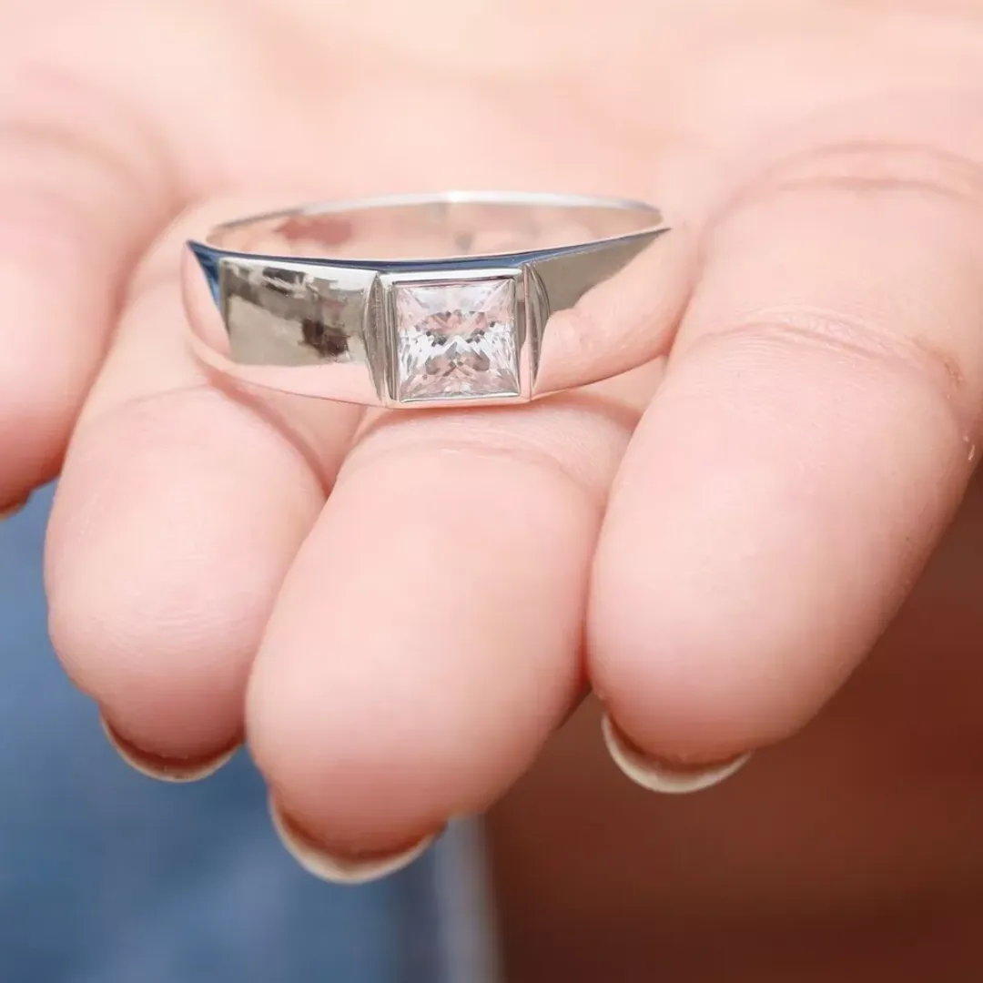 /public/photos/live/Princess Cut Moissanite Bezel Set Man's Engagement Ring 594 (8).webp